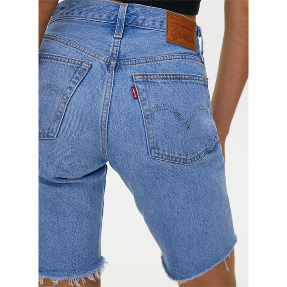 NEW Levi’s 501 Mid Thigh Distressed Jean Shorts 25 - Picture 2 of 13